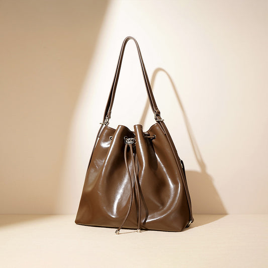 Yiwu Renfan one-shoulder brown leather bucket bag stylish and spacious fashionable bucket bag for women