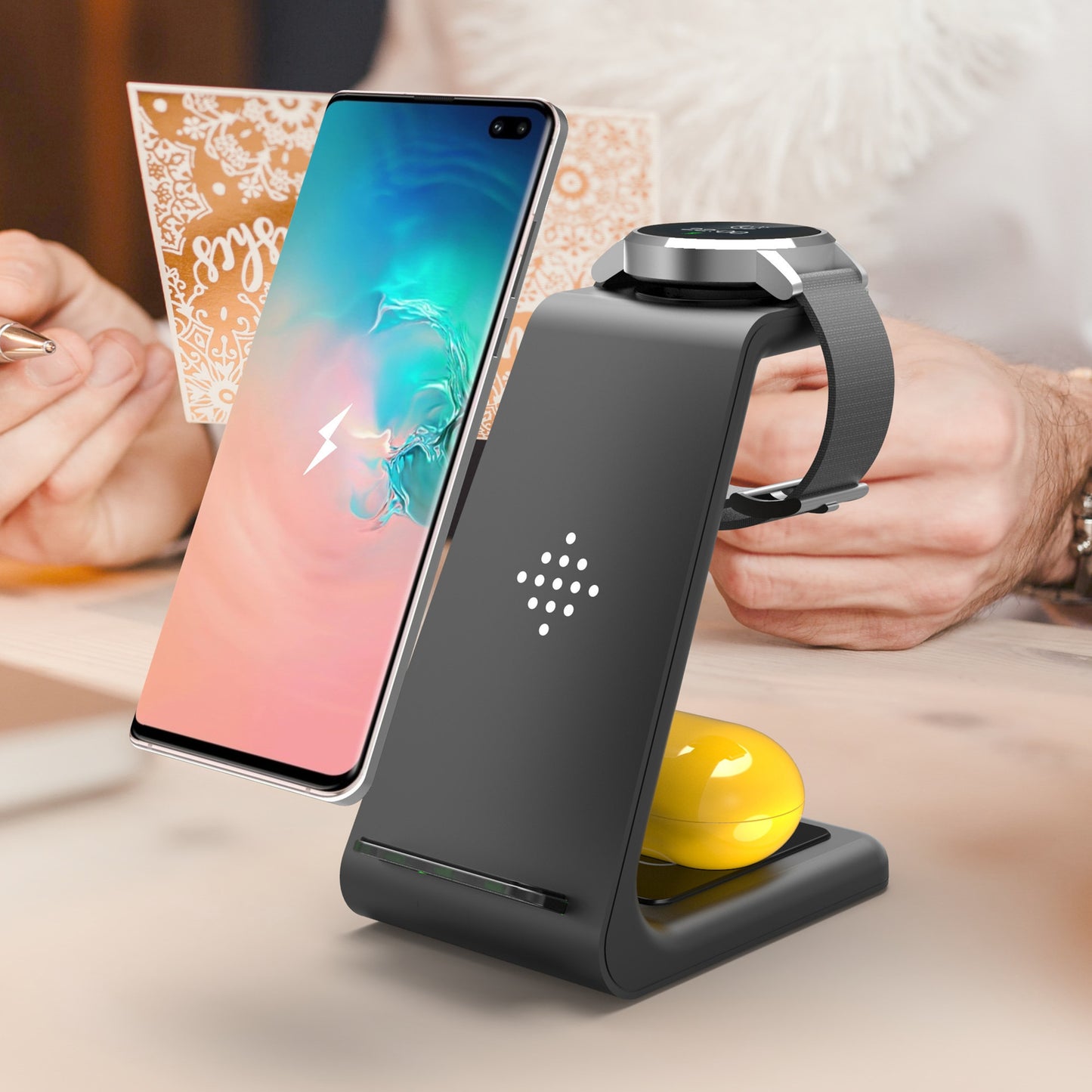 Hangzhou Jingqian 3 in 1 wireless charging station with smartphone, smartwatch, and earbuds charging