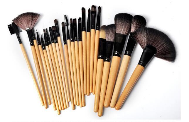 24 piece makeup brush set with wooden handles for professional makeup application
