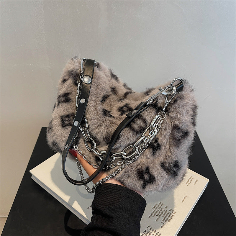 Winter plush floral shoulder bag in grey with stylish chain and leather accents